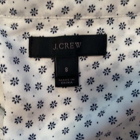 J. Crew V-Neck Patterned White and Navy Blouse - Size Small - Picture 4 of 4